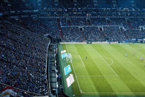 中超综述：广州队主场取胜锁定季后赛席位，中超 广州队