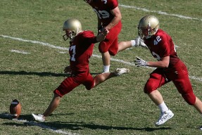 未来足球场馆将实现全场Wi-Fi覆盖，提升观赛体验，创意足球场馆