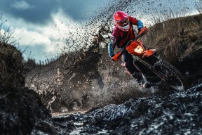 奥康纳的反击速度与传球精准，打破对手防线，josh 奥康纳