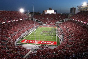 巴萨与曼联就永久转会拉什福德展开谈判，球员表现备受赞誉，曼联 巴萨